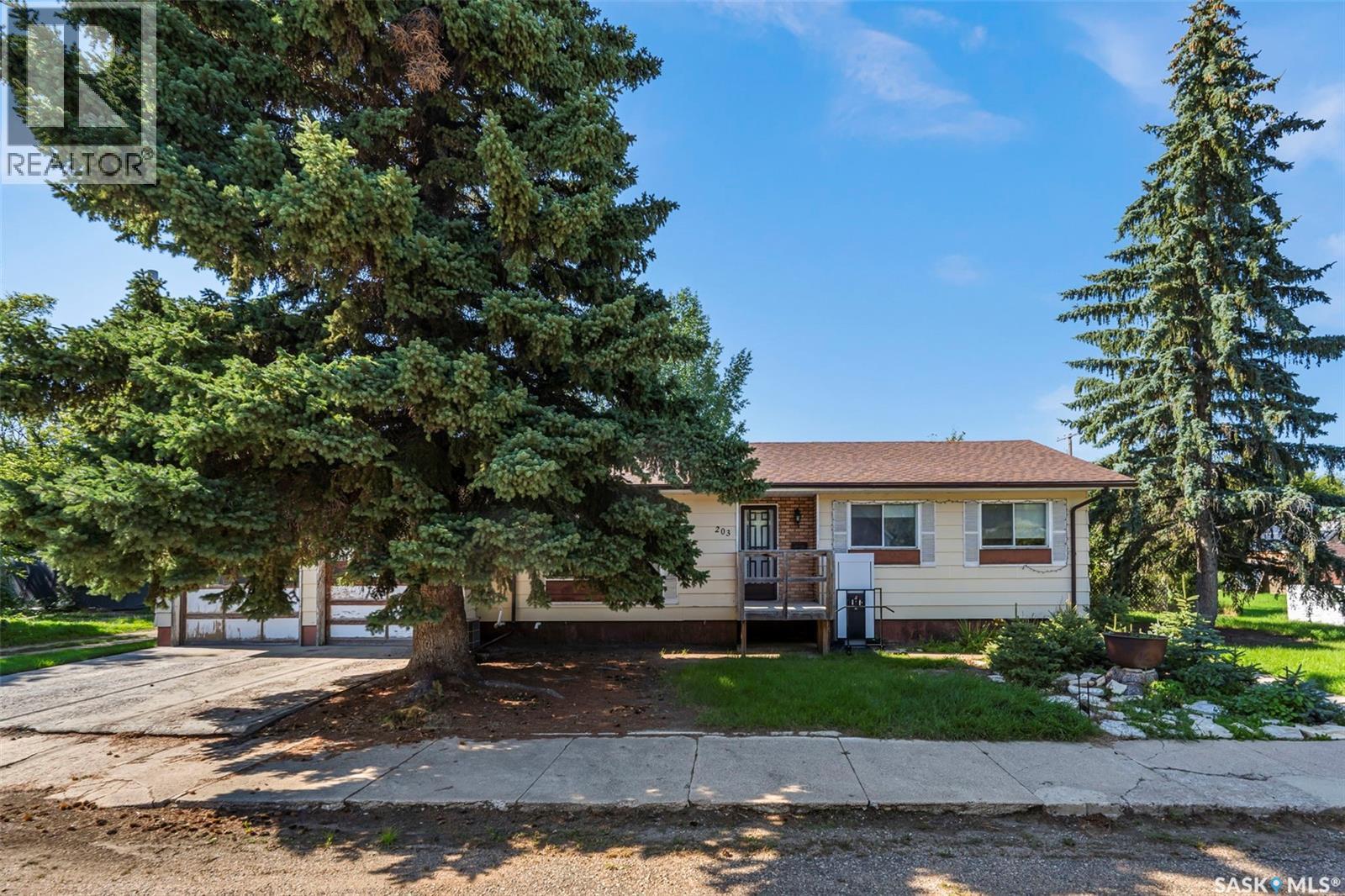 203 1st AVENUE N, Harris, Saskatchewan