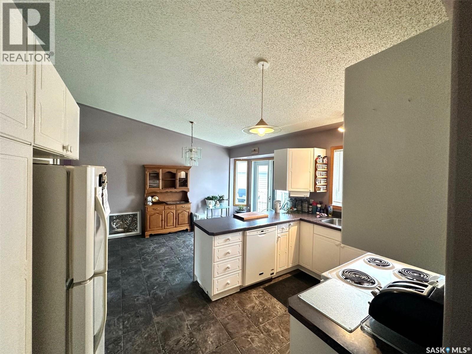 536 5th Avenue, Hudson Bay, Saskatchewan  S0E 0E0 - Photo 4 - SK016213