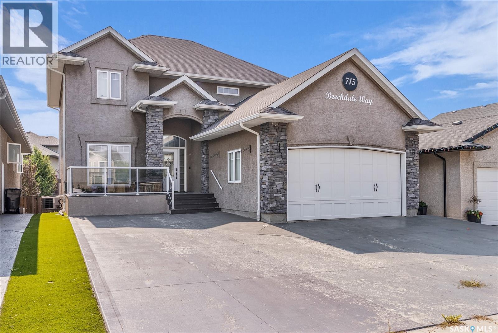715 Beechdale Way, Saskatoon, Saskatchewan  S7V 0A5 - Photo 2 - SK016165