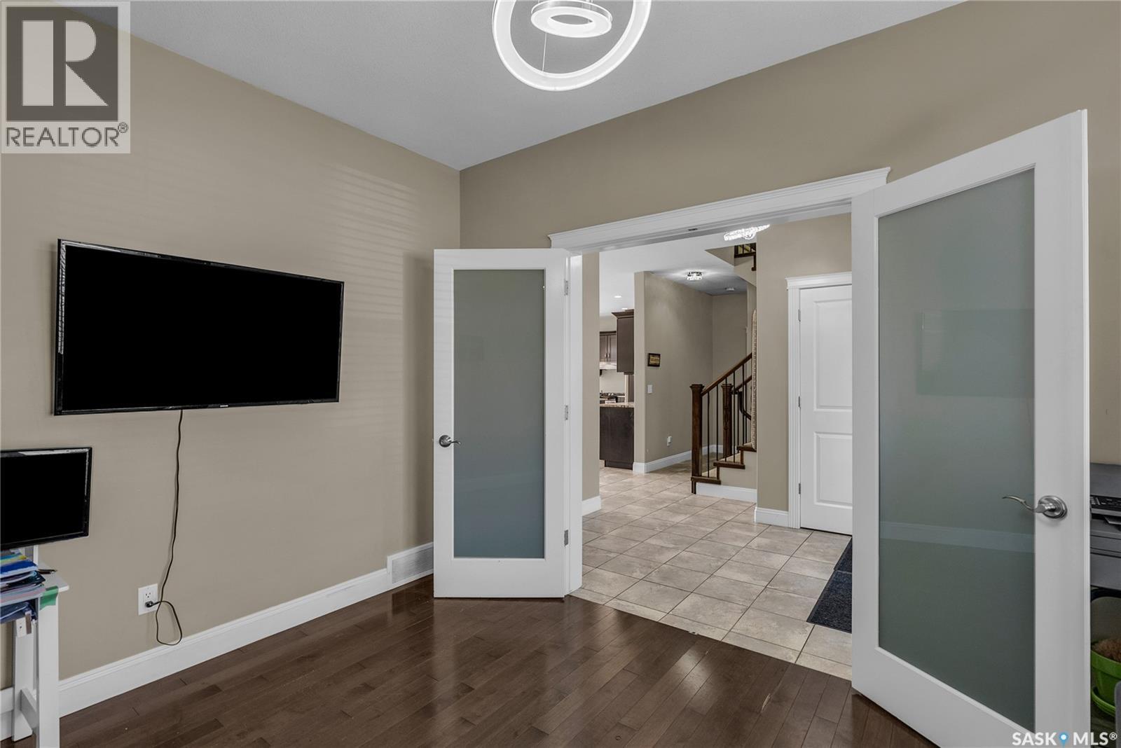 715 Beechdale Way, Saskatoon, Saskatchewan  S7V 0A5 - Photo 4 - SK016165