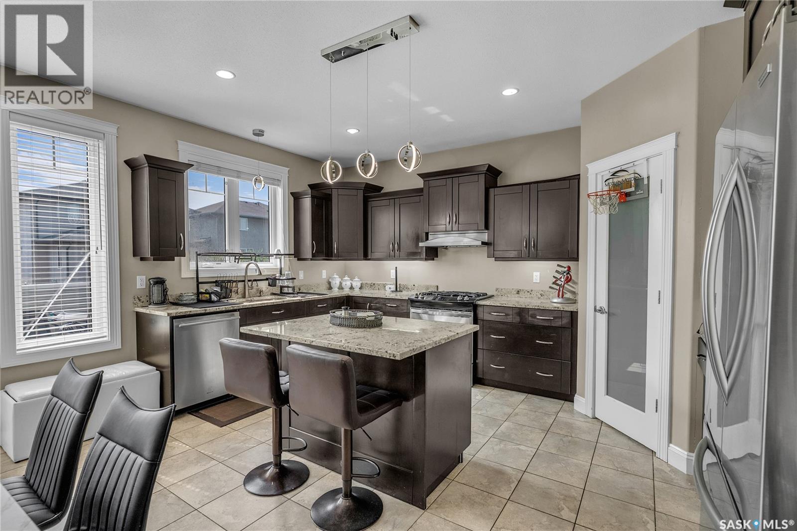 715 Beechdale Way, Saskatoon, Saskatchewan  S7V 0A5 - Photo 7 - SK016165