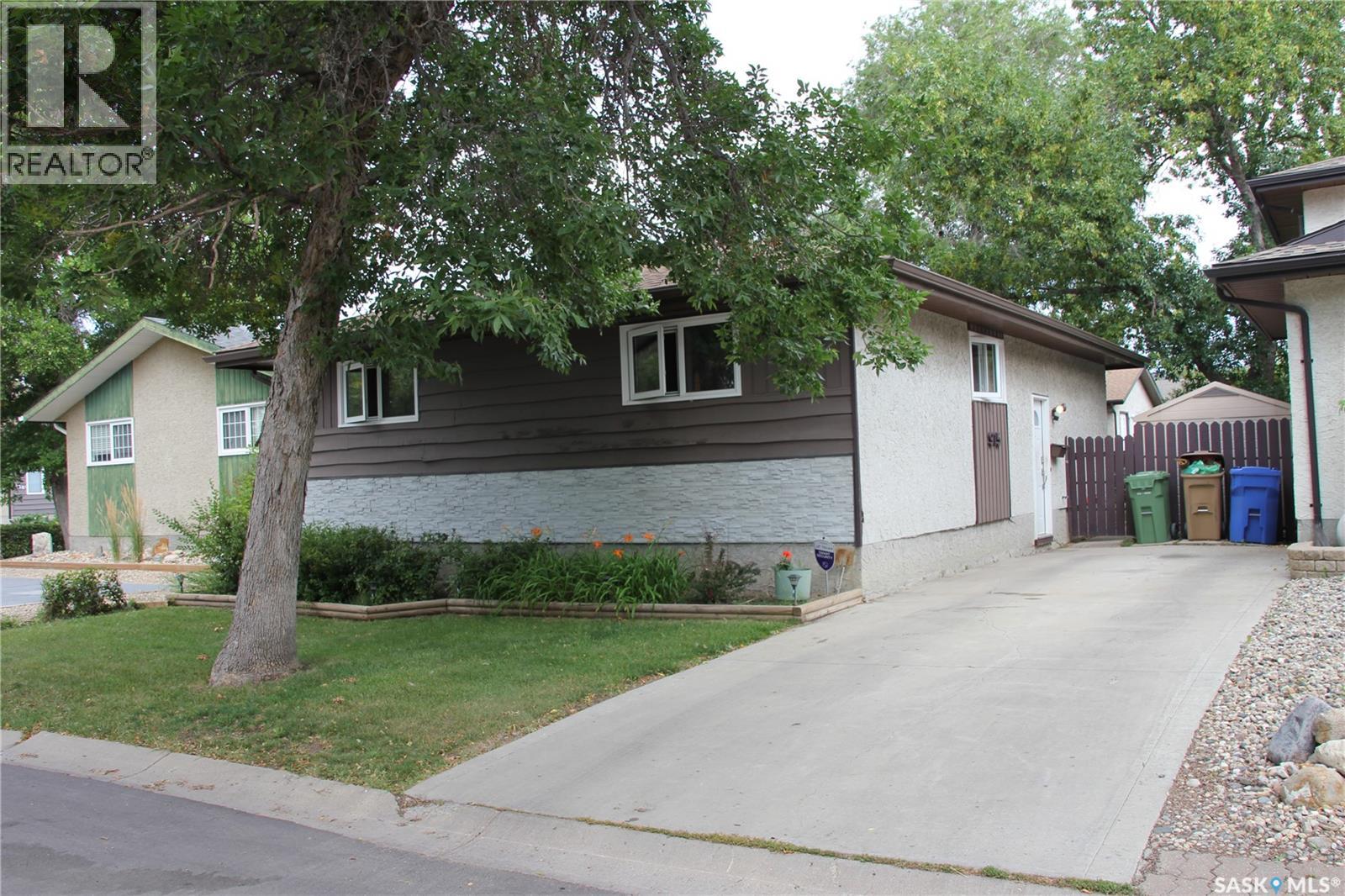 915 Rowell CRESCENT N, Regina, Saskatchewan