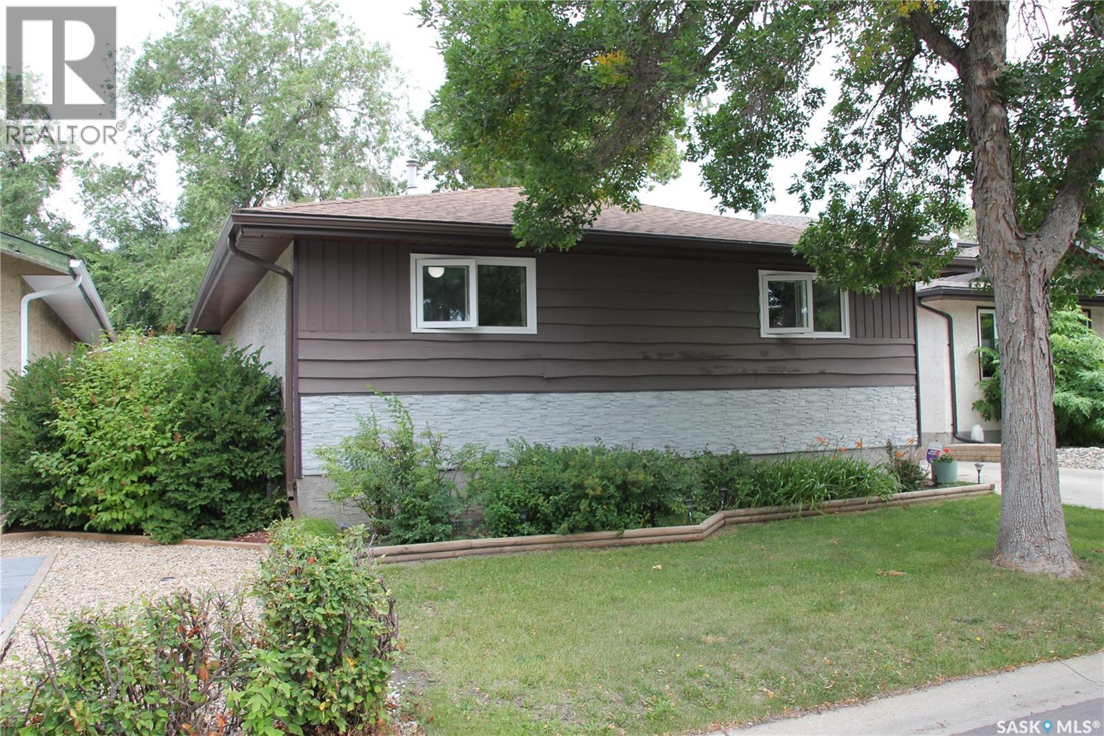 915 Rowell Crescent N, Regina, Saskatchewan  S4X 2A5 - Photo 3 - SK016164