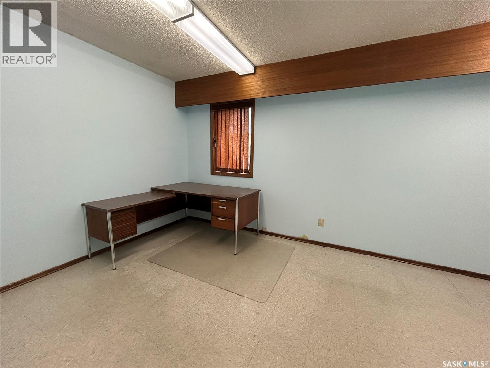 27 Hochelaga Street W, Moose Jaw, Saskatchewan  S6H 2E9 - Photo 12 - SK016145