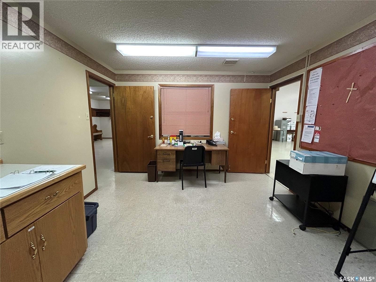 27 Hochelaga Street W, Moose Jaw, Saskatchewan  S6H 2E9 - Photo 14 - SK016145