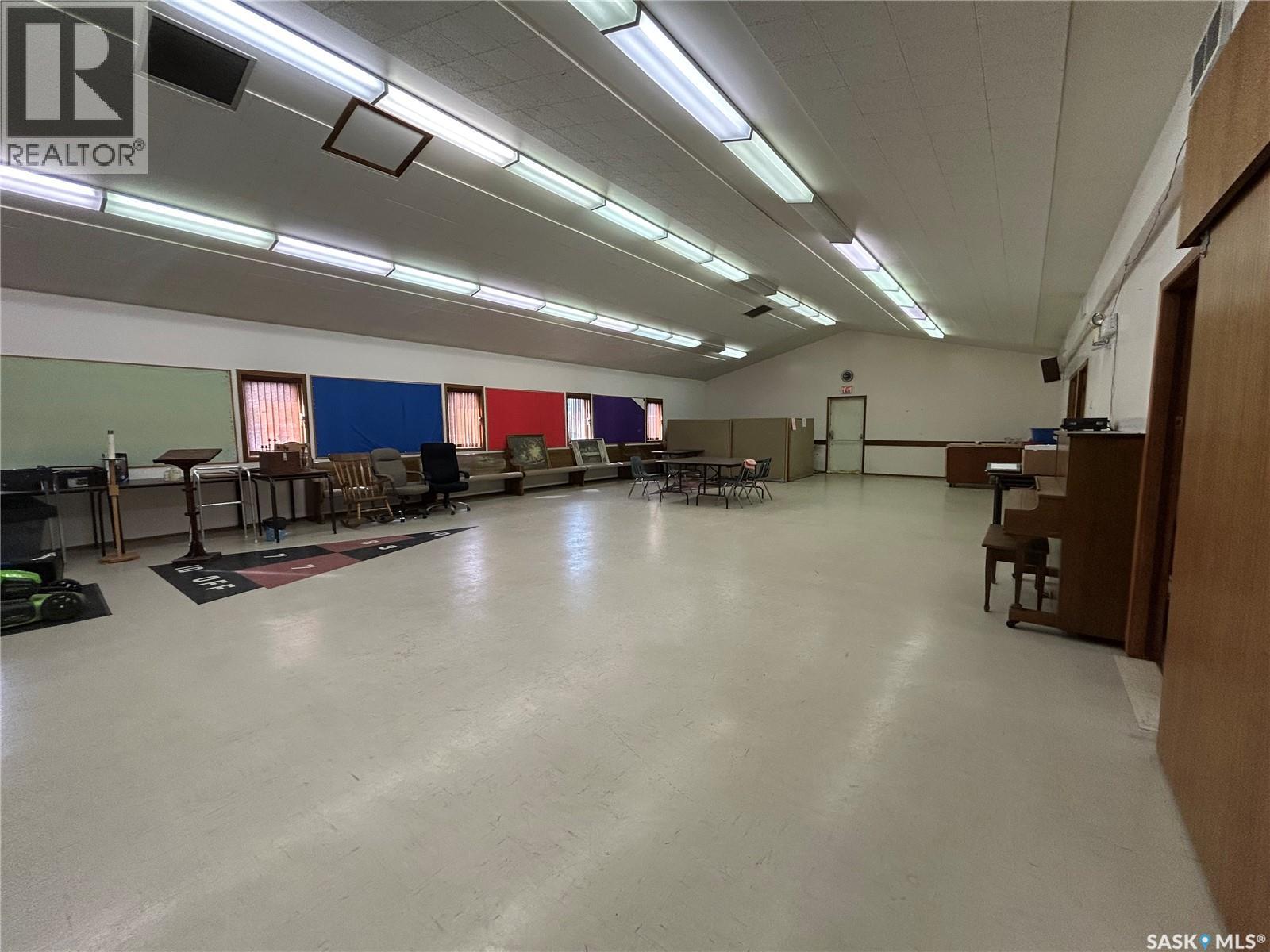 27 Hochelaga Street W, Moose Jaw, Saskatchewan  S6H 2E9 - Photo 4 - SK016145