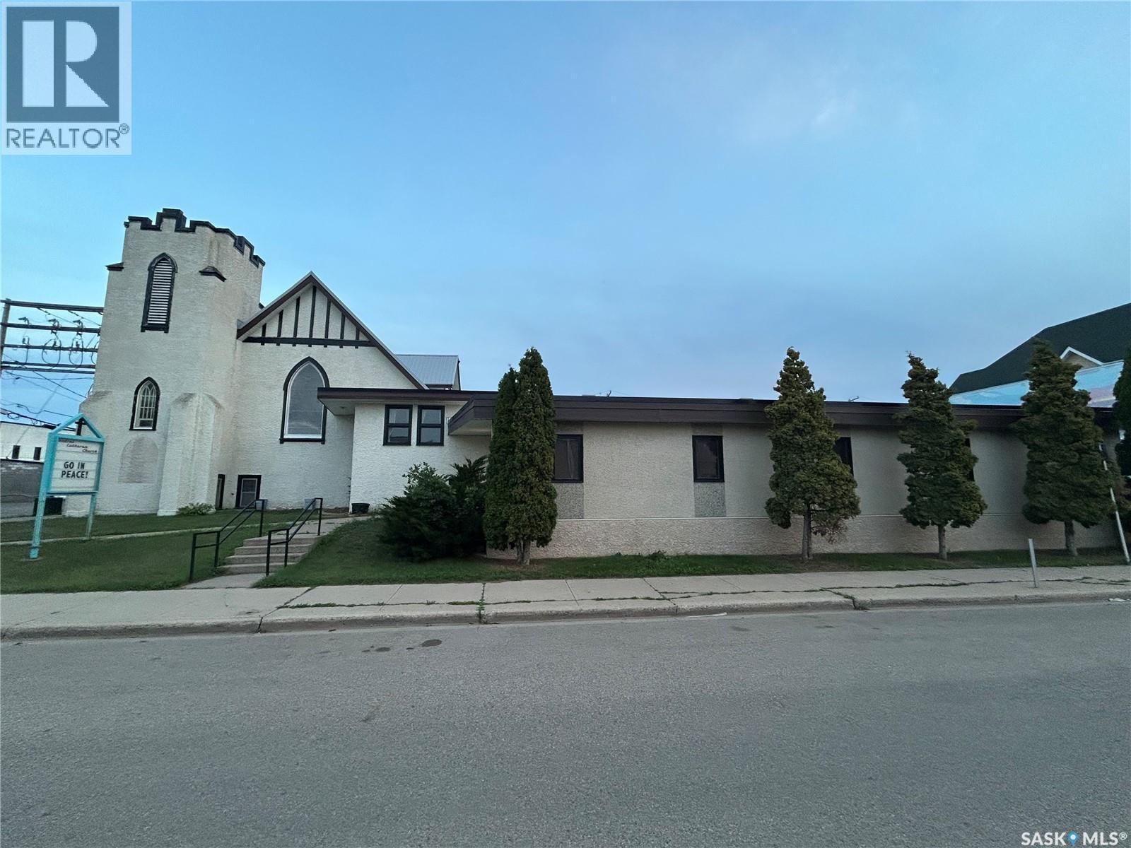 27 Hochelaga Street W, Moose Jaw, Saskatchewan  S6H 2E9 - Photo 43 - SK016145