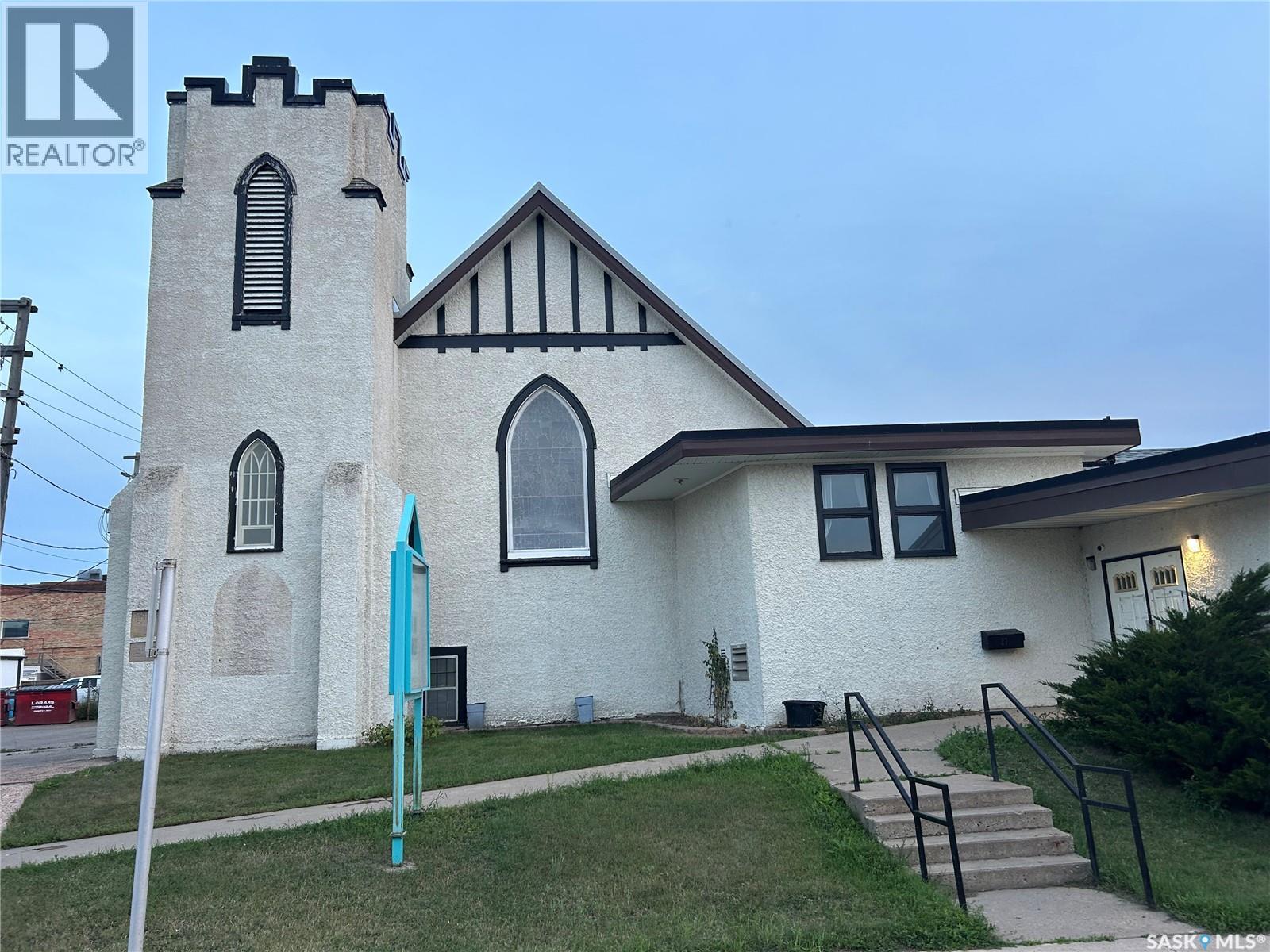 27 Hochelaga Street W, Moose Jaw, Saskatchewan  S6H 2E9 - Photo 44 - SK016145