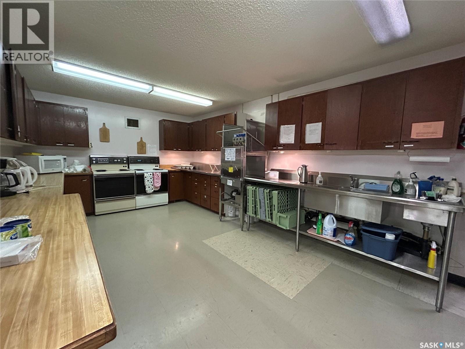 27 Hochelaga Street W, Moose Jaw, Saskatchewan  S6H 2E9 - Photo 7 - SK016145