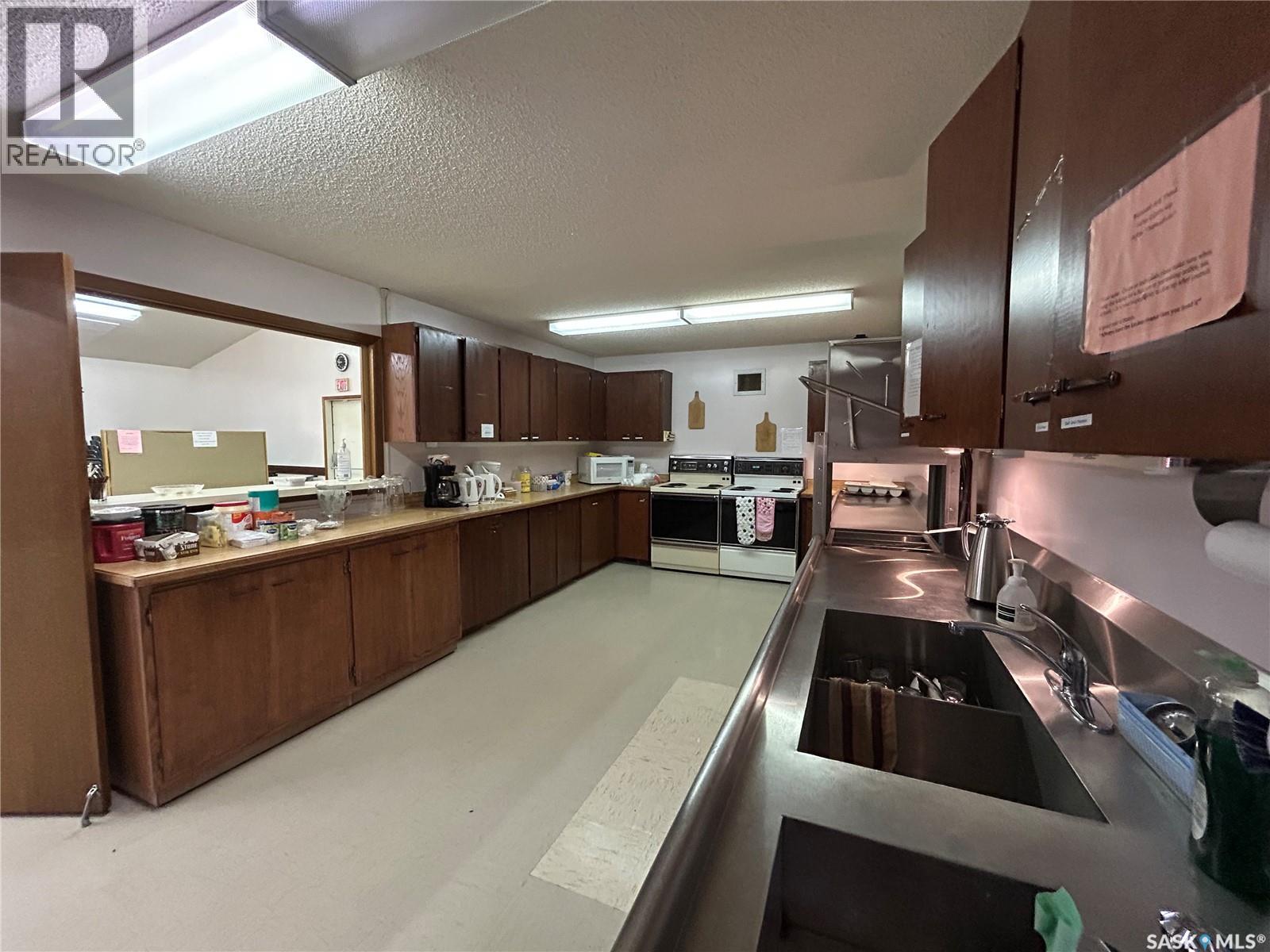 27 Hochelaga Street W, Moose Jaw, Saskatchewan  S6H 2E9 - Photo 9 - SK016145