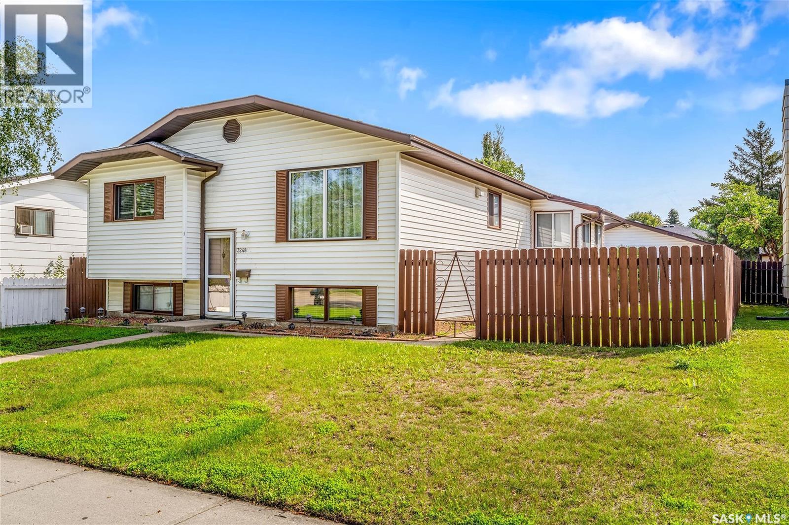 3248 15th Avenue E, Prince Albert, Saskatchewan  S6V 7T3 - Photo 2 - SK016114