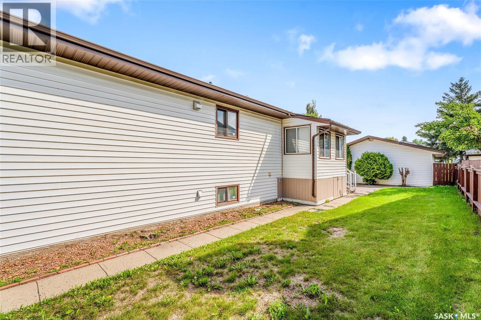 3248 15th Avenue E, Prince Albert, Saskatchewan  S6V 7T3 - Photo 35 - SK016114