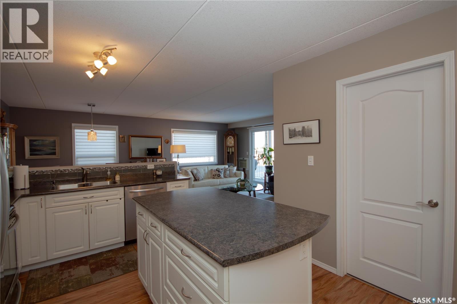 204 2 18th Street E, Battleford, Saskatchewan  S0M 0E0 - Photo 4 - SK016045