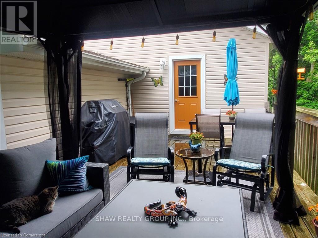 1276 Swan Street, North Dumfries, Ontario  N0B 1E0 - Photo 37 - X12357238