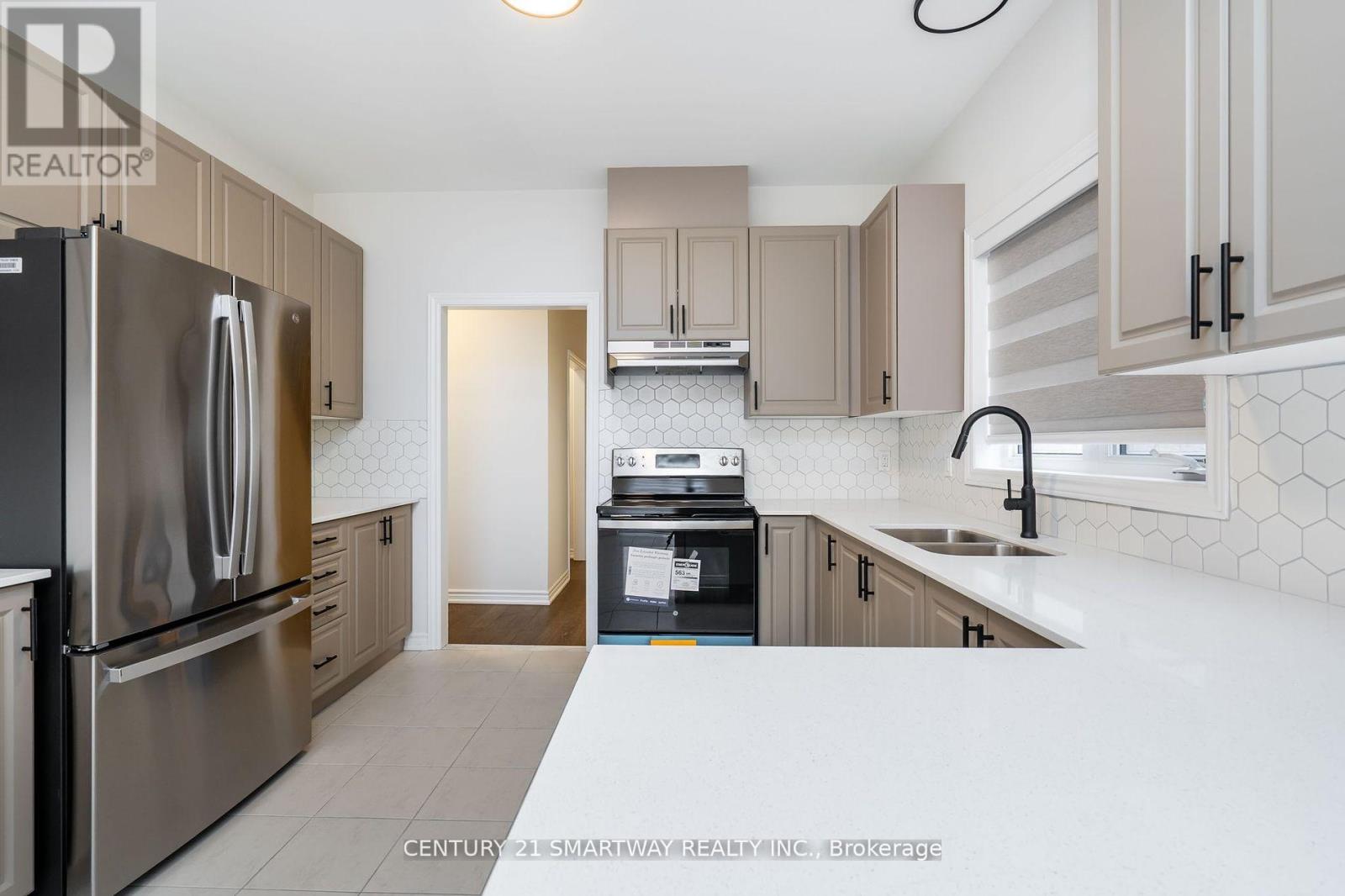 26 Huntsworth Avenue, Thorold, Ontario  L2V 5G7 - Photo 14 - X12357266