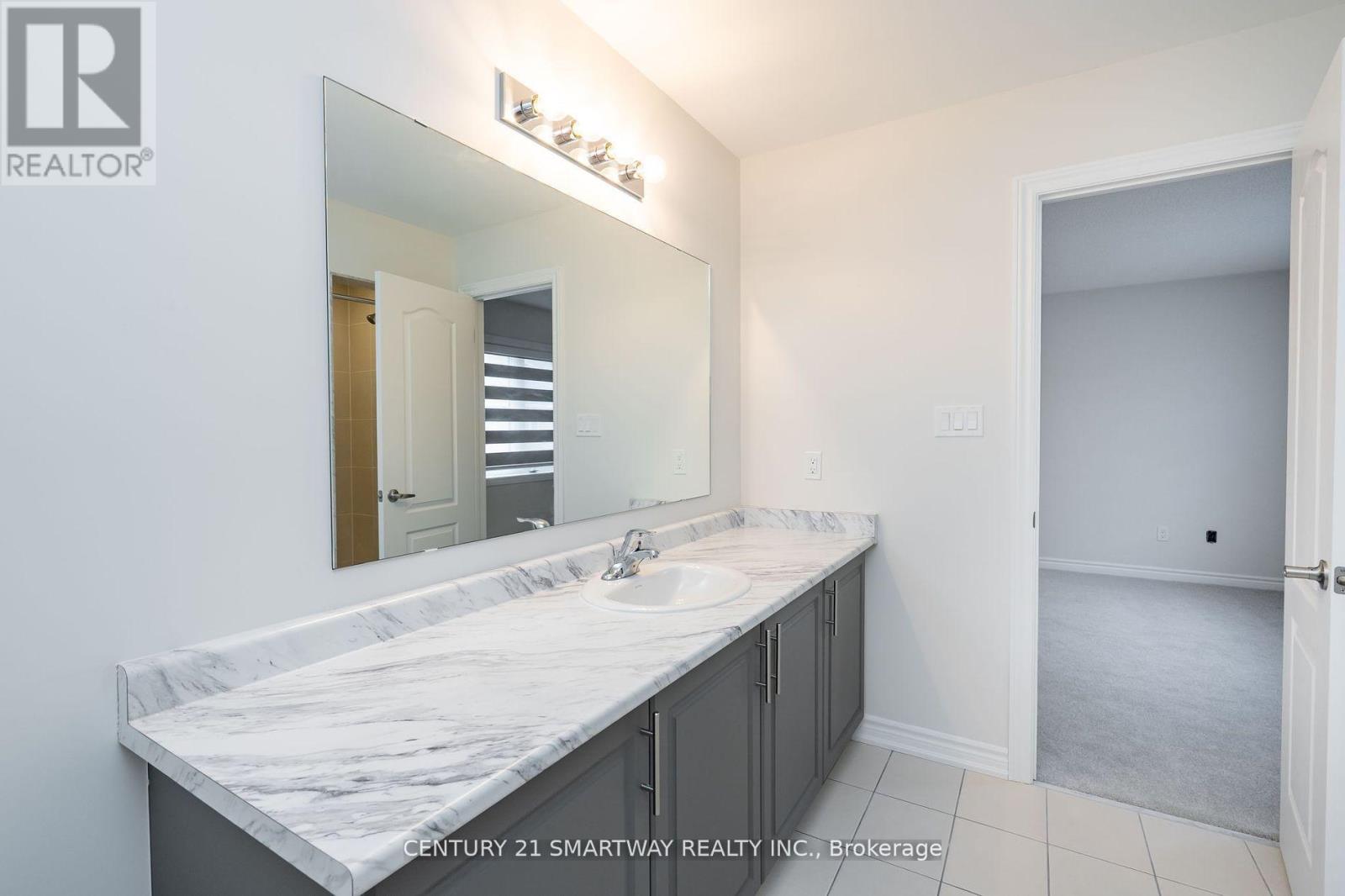 26 Huntsworth Avenue, Thorold, Ontario  L2V 5G7 - Photo 41 - X12357266
