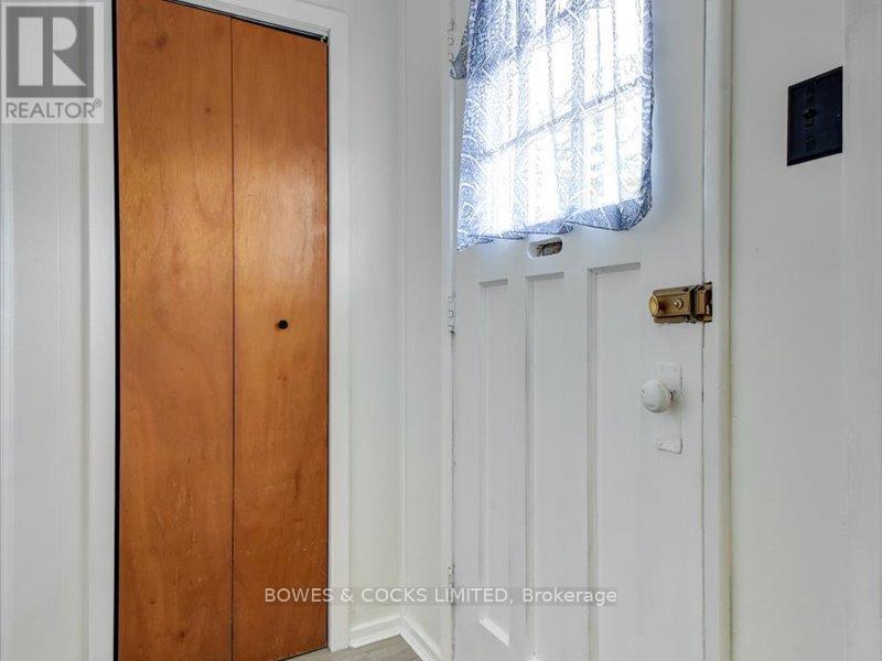 722 Gillespie Avenue, Peterborough, Ontario K9J 4B7 - Photo 5 - X12357472