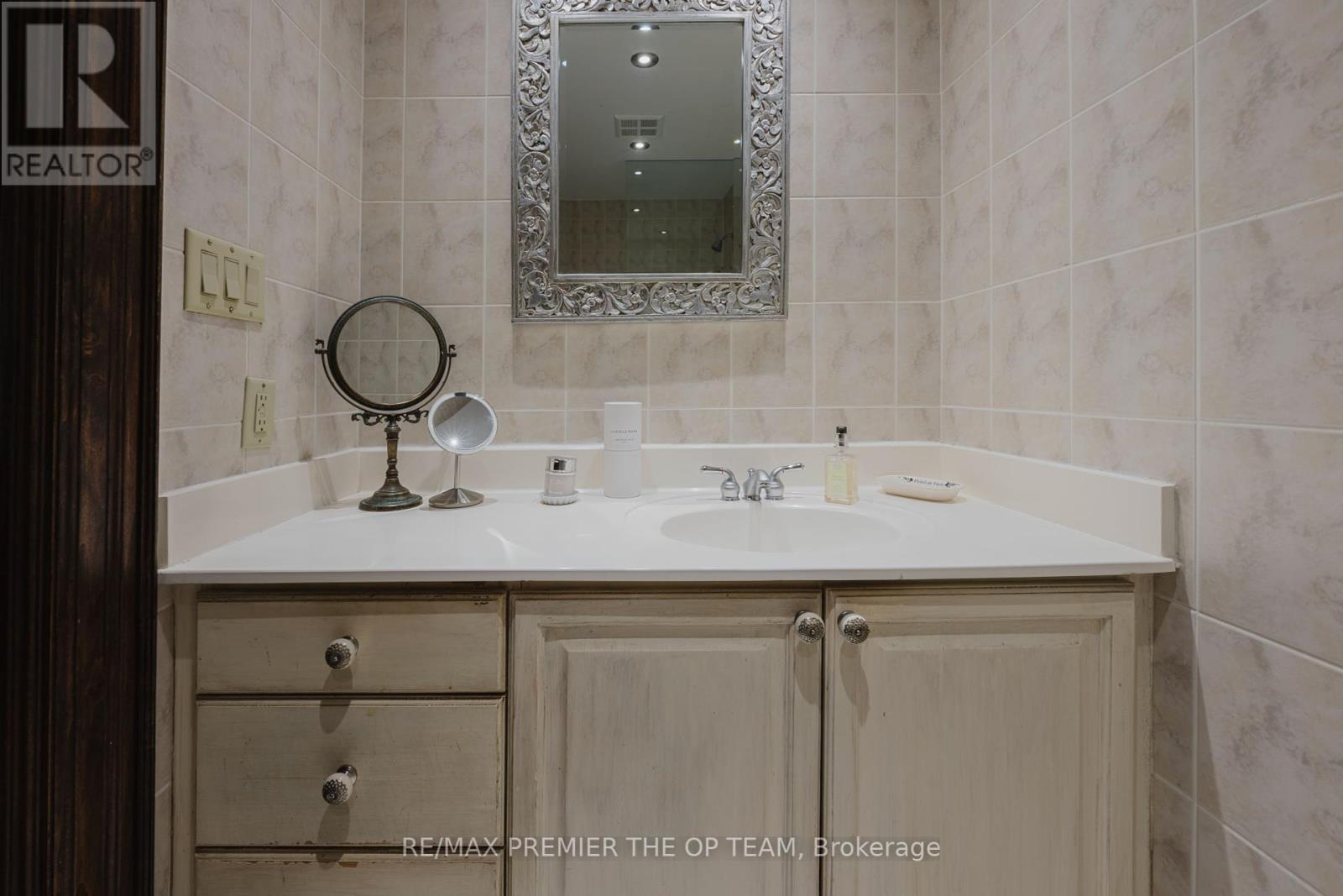 321 - 121 Woodbridge Avenue, Vaughan (West Woodbridge), Ontario  L4L 9E3 - Photo 31 - N12357366