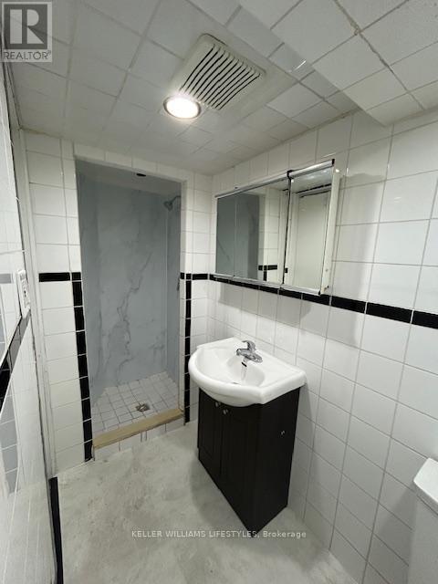 Lower - 669 Lorne Avenue, London East, Ontario  N5W 3K4 - Photo 12 - X12357409