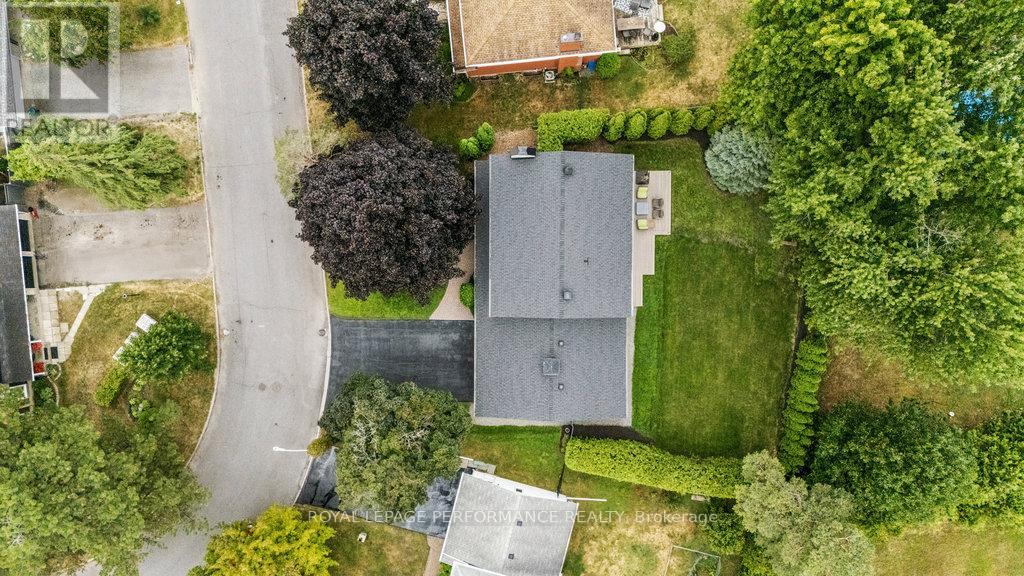 Property at 1889 FAIRMEADOW CRESCENT image 2
