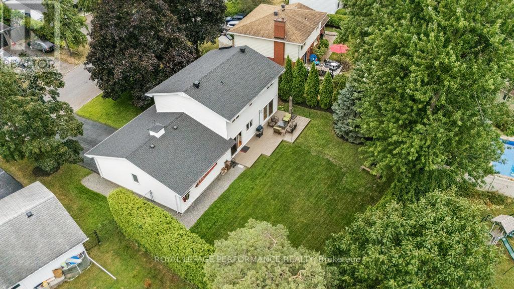 Property at 1889 FAIRMEADOW CRESCENT image 3