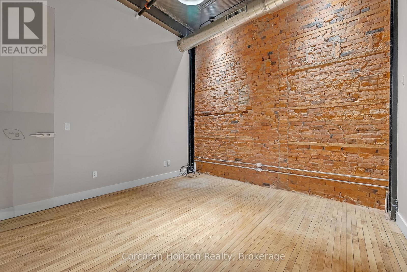 201-B - 12 James Street N, Hamilton, Ontario  L8R 2J9 - Photo 6 - X12357443