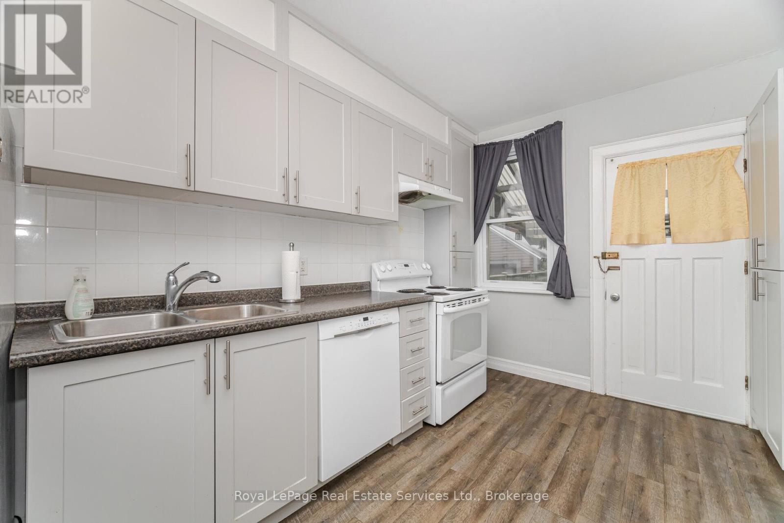 21 Paisley Avenue S, Hamilton, Ontario  L8S 1T8 - Photo 12 - X12357490