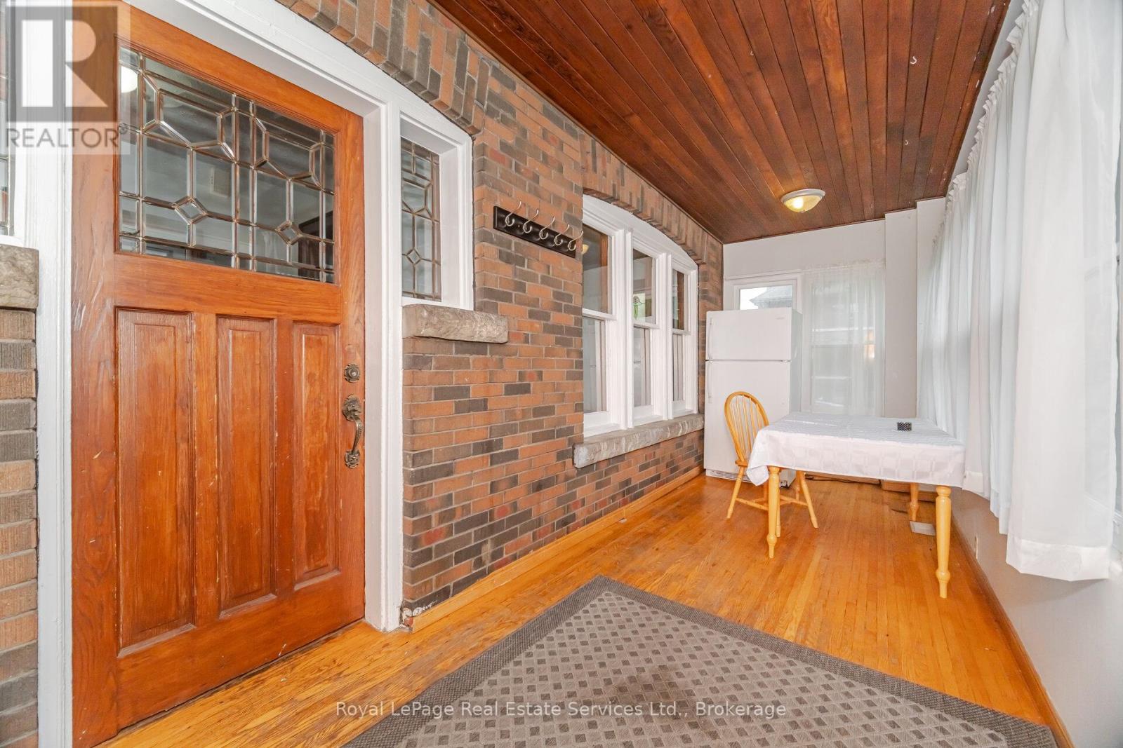 21 Paisley Avenue S, Hamilton, Ontario  L8S 1T8 - Photo 6 - X12357490