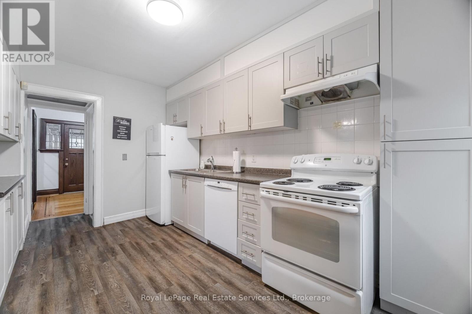 21 Paisley Avenue S, Hamilton, Ontario  L8S 1T8 - Photo 9 - X12357490