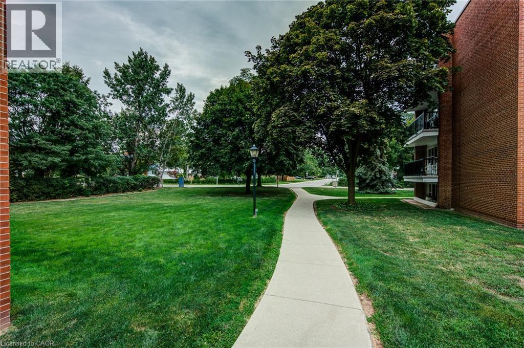 2052 Courtland Drive Unit# 202, Burlington, Ontario  L7R 1R8 - Photo 13 - 40762494