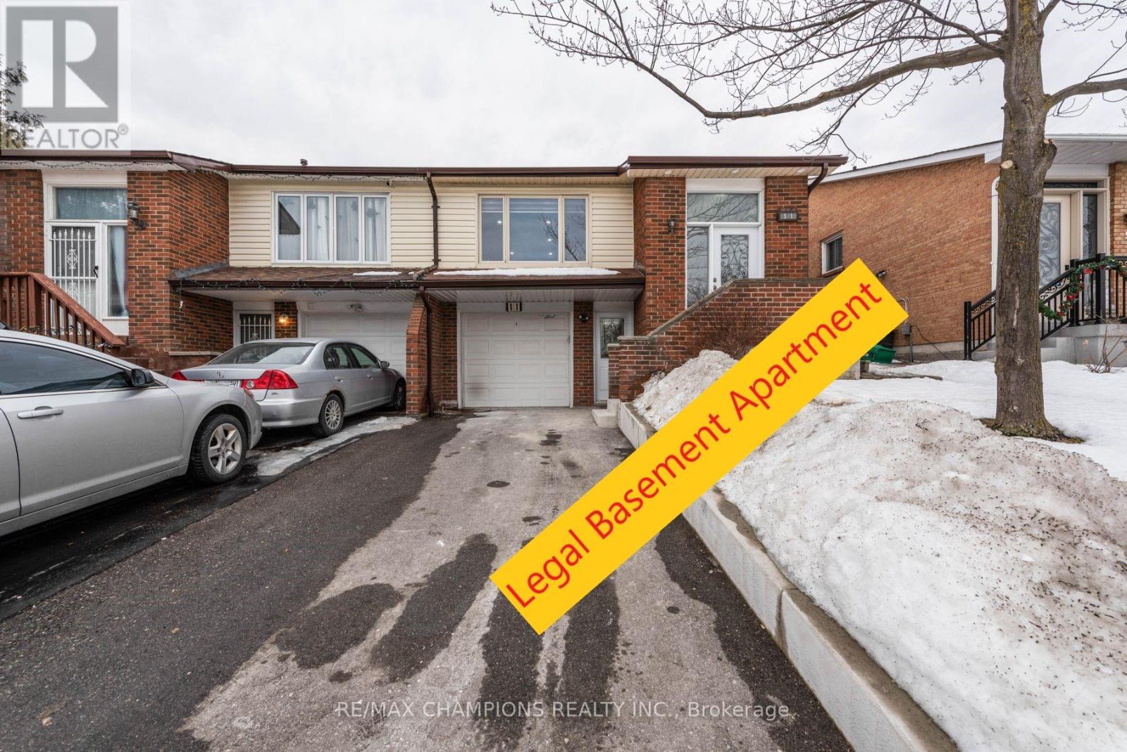 11 Crosswood Lane, Brampton, Ontario  L6V 3M1 - Photo 2 - W12357394