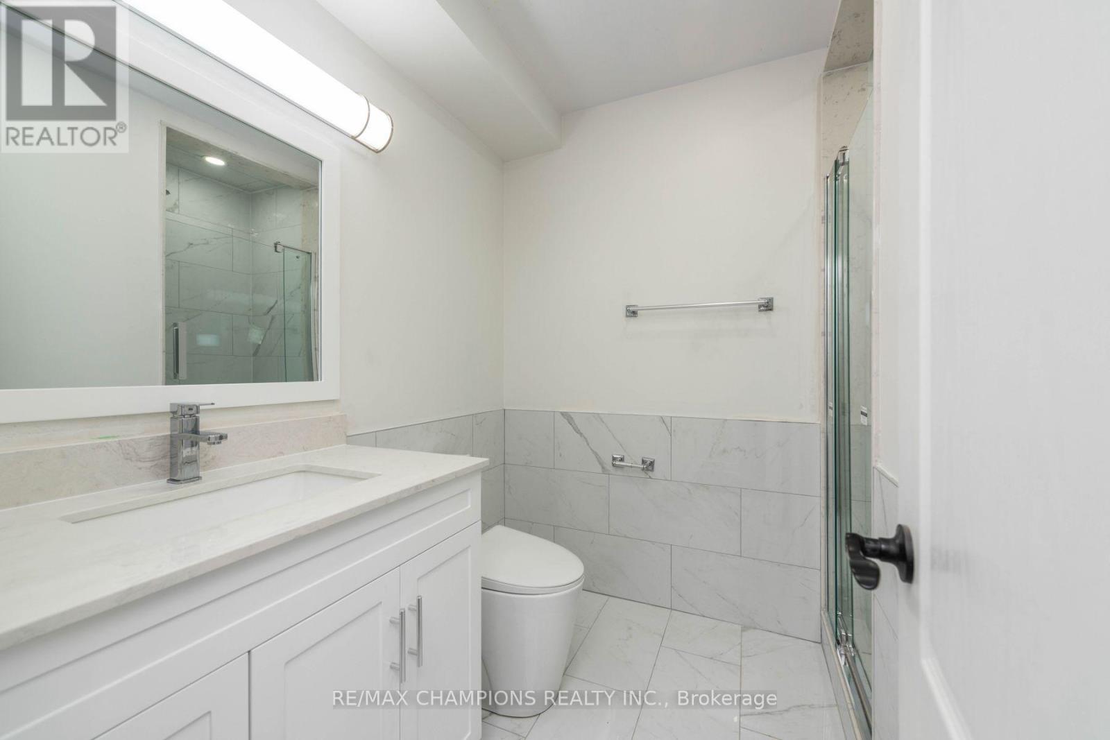 11 Crosswood Lane, Brampton, Ontario  L6V 3M1 - Photo 24 - W12357394