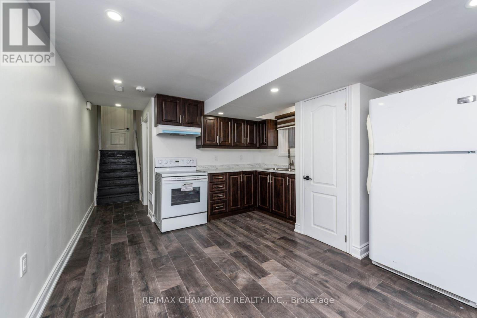 11 Crosswood Lane, Brampton, Ontario  L6V 3M1 - Photo 34 - W12357394