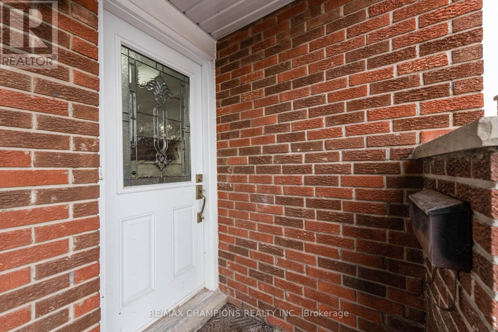 11 Crosswood Lane, Brampton, Ontario  L6V 3M1 - Photo 42 - W12357394