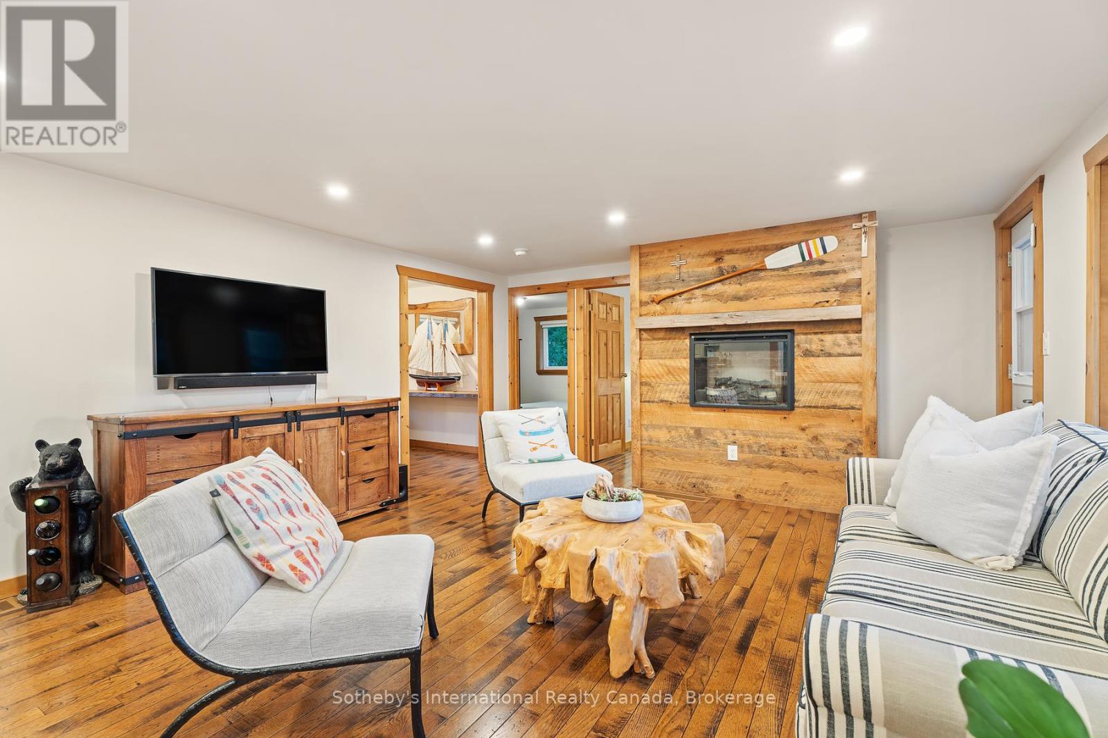 1111 Maplehurst Drive, Lake Of Bays, Ontario  P1H 2J6 - Photo 17 - X12357447