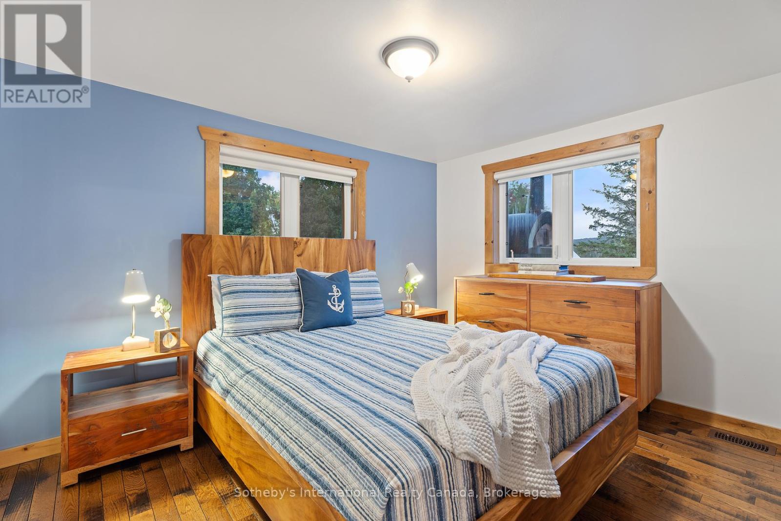1111 Maplehurst Drive, Lake Of Bays, Ontario  P1H 2J6 - Photo 18 - X12357447