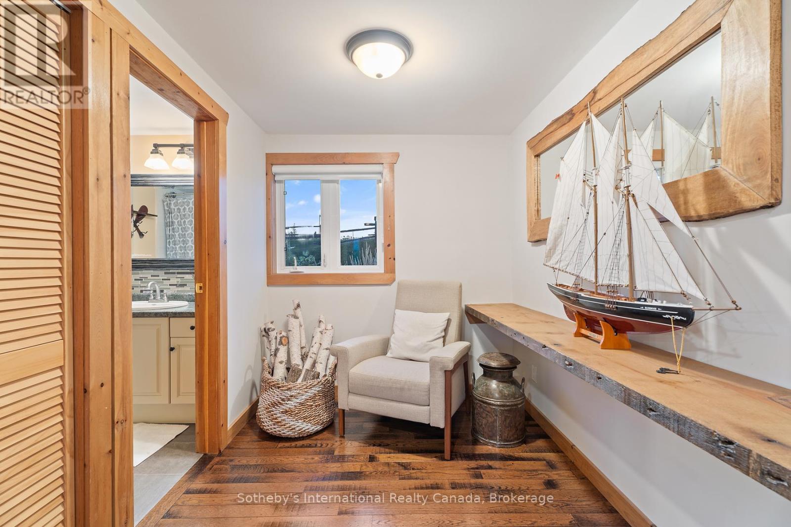 1111 Maplehurst Drive, Lake Of Bays, Ontario  P1H 2J6 - Photo 20 - X12357447