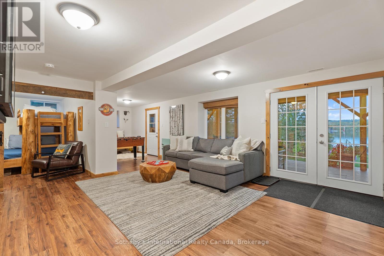 1111 Maplehurst Drive, Lake Of Bays, Ontario  P1H 2J6 - Photo 22 - X12357447