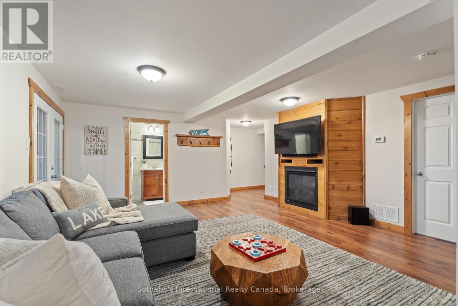 1111 Maplehurst Drive, Lake Of Bays, Ontario  P1H 2J6 - Photo 25 - X12357447