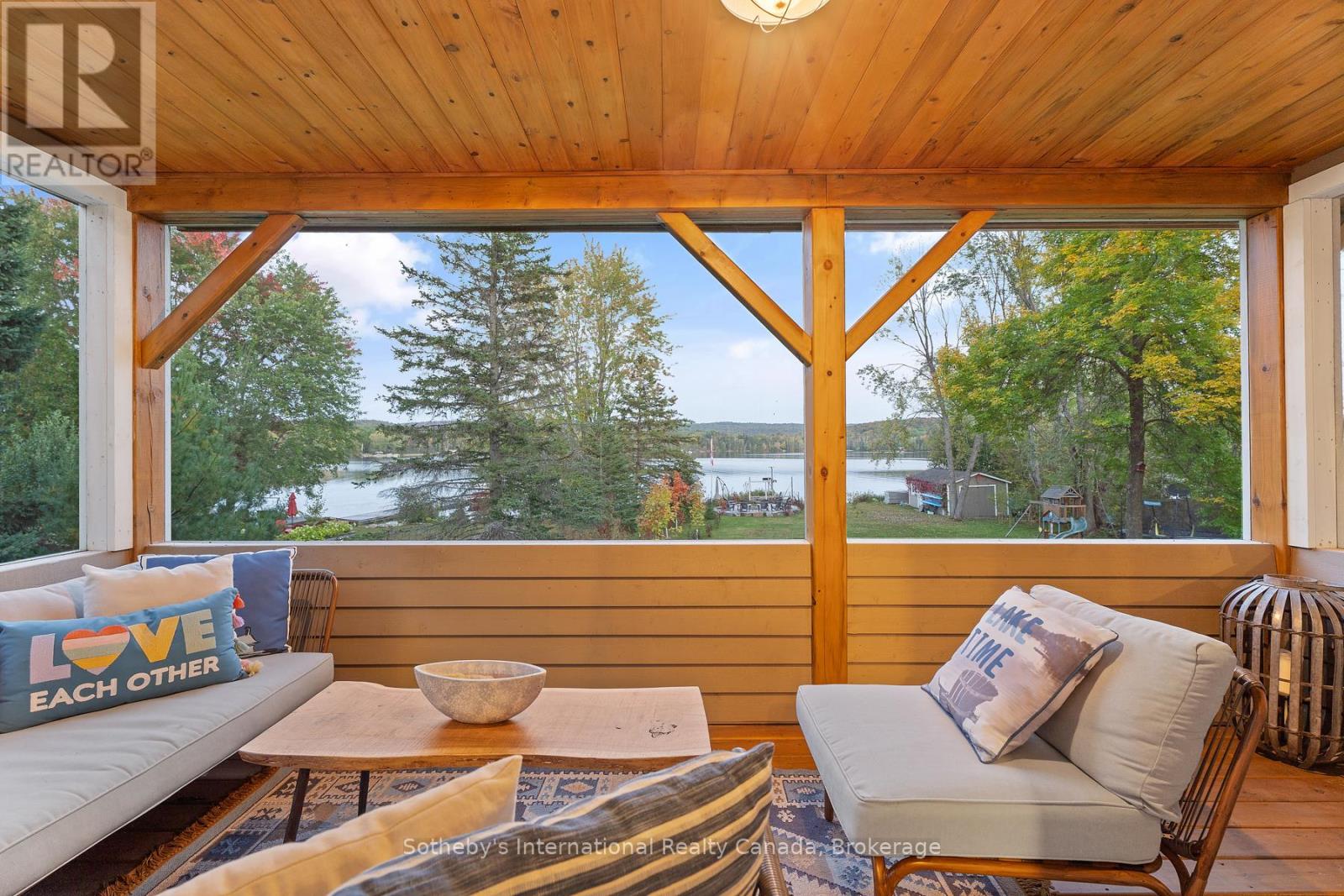 1111 Maplehurst Drive, Lake Of Bays, Ontario  P1H 2J6 - Photo 30 - X12357447