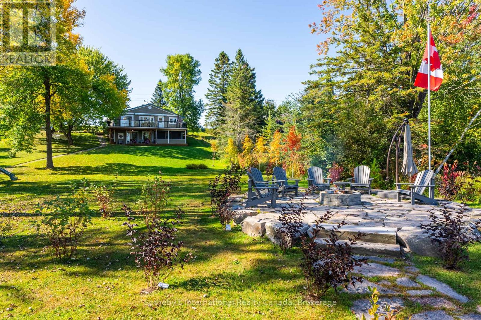 1111 Maplehurst Drive, Lake Of Bays, Ontario  P1H 2J6 - Photo 4 - X12357447