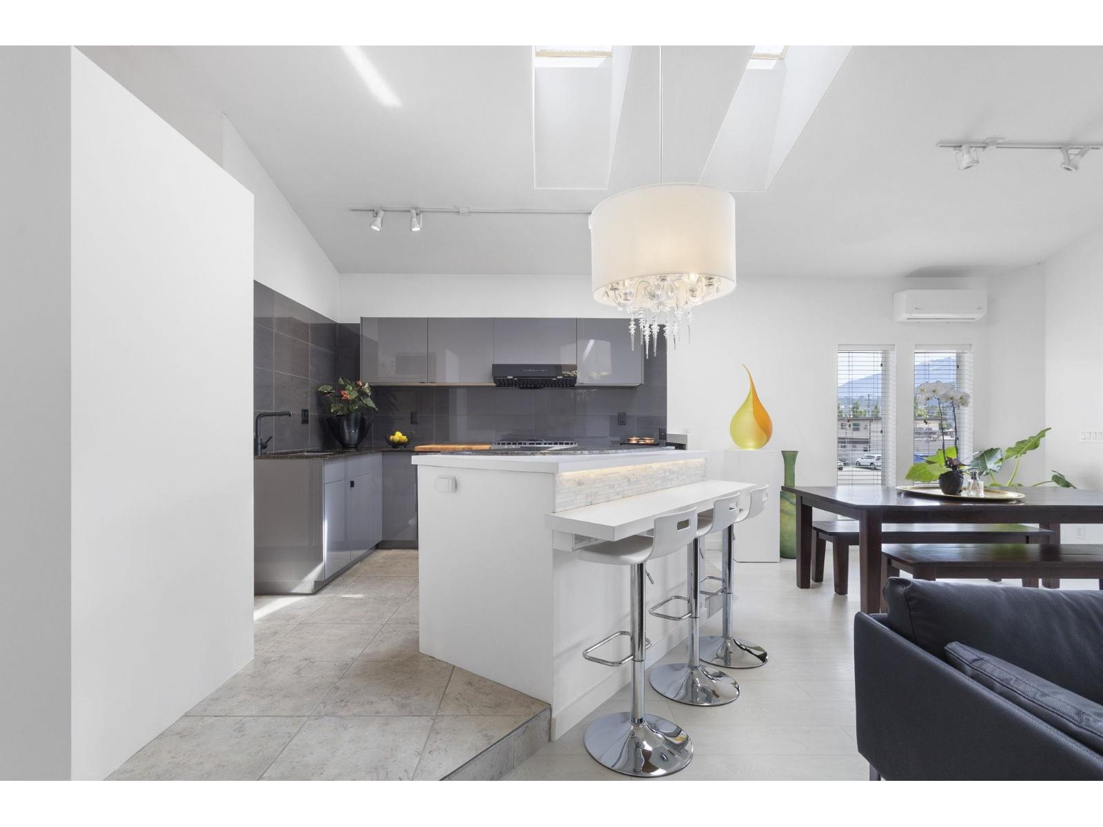 45655 Storey Avenue, Sardis West Vedder, Chilliwack, British Columbia  V2R 4E6 - Photo 11 - R3038950