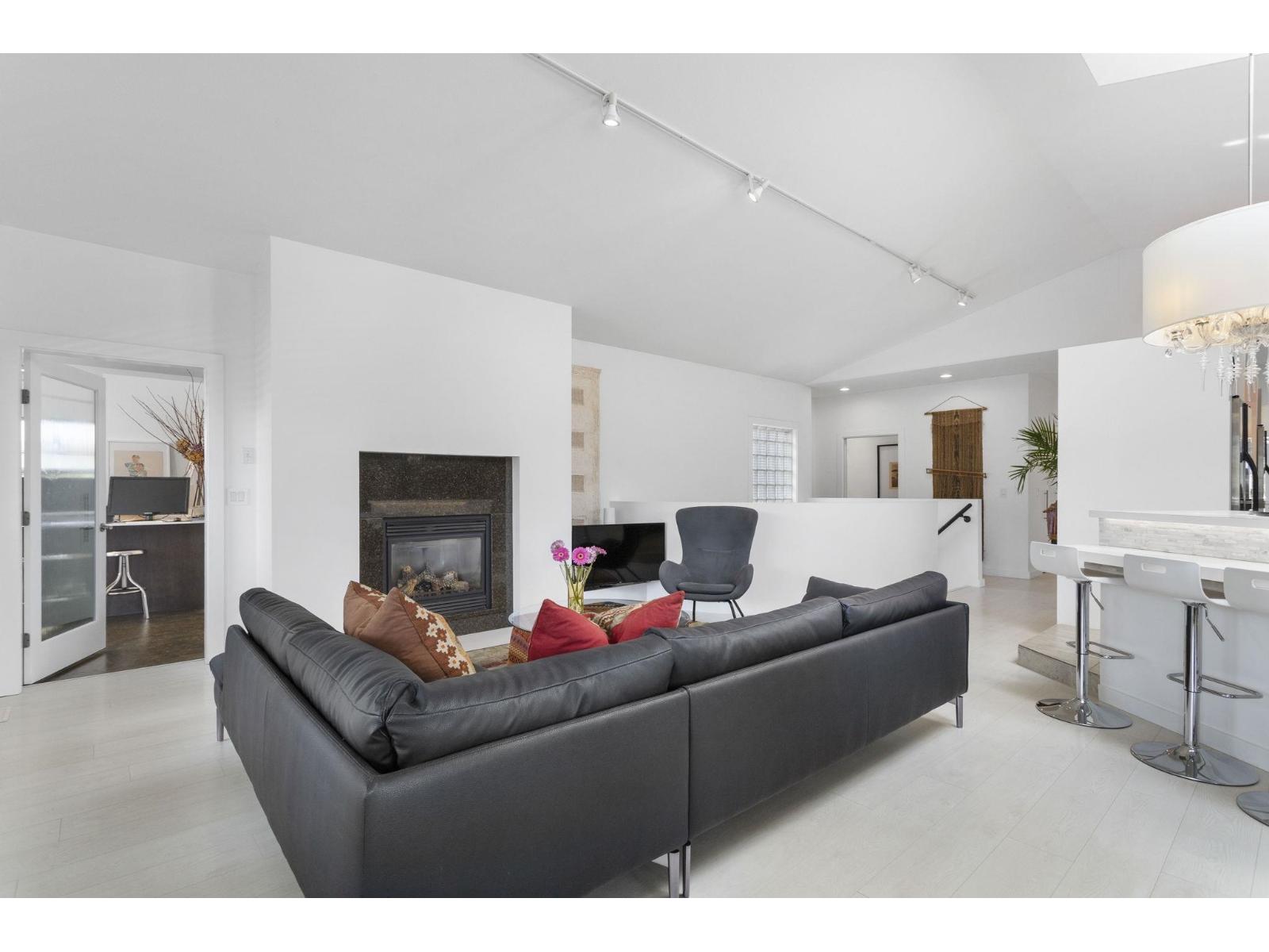 45655 Storey Avenue, Sardis West Vedder, Chilliwack, British Columbia  V2R 4E6 - Photo 6 - R3038950