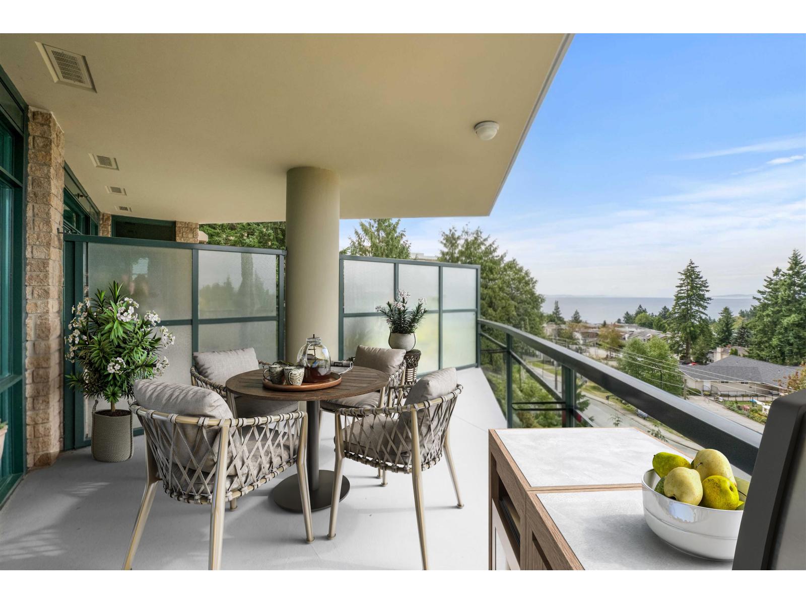 503 14824 North Bluff Road, White Rock, British Columbia  V4B 3E2 - Photo 3 - R3039241