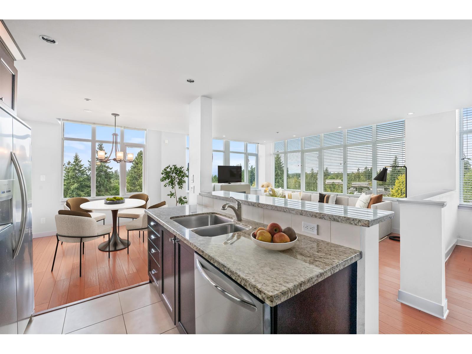 503 14824 North Bluff Road, White Rock, British Columbia  V4B 3E2 - Photo 5 - R3039241