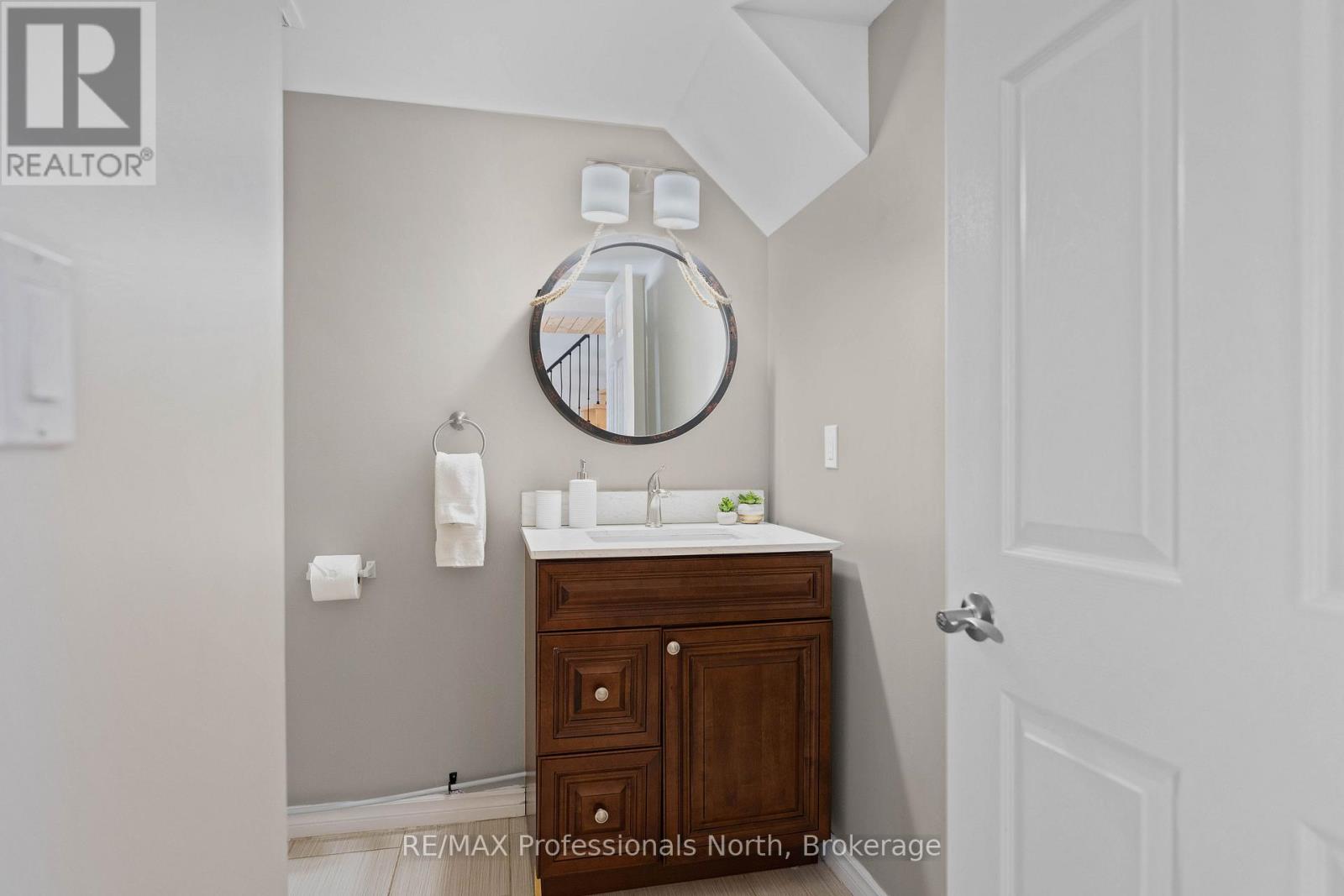 90 Kozy Kove Road, Kawartha Lakes, Ontario  K0M 1C0 - Photo 7 - X12166387