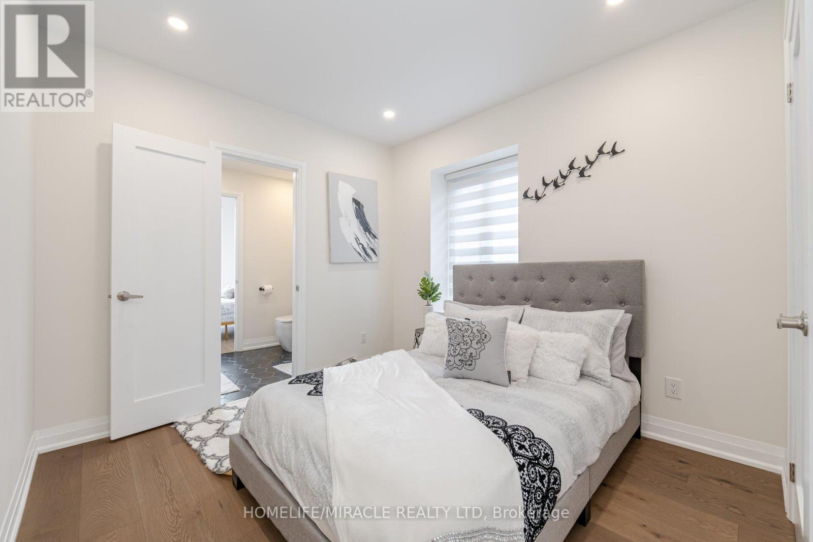 388 Oakwood Avenue, Toronto (Oakwood Village), Ontario  M6E 2W3 - Photo 35 - C12357463