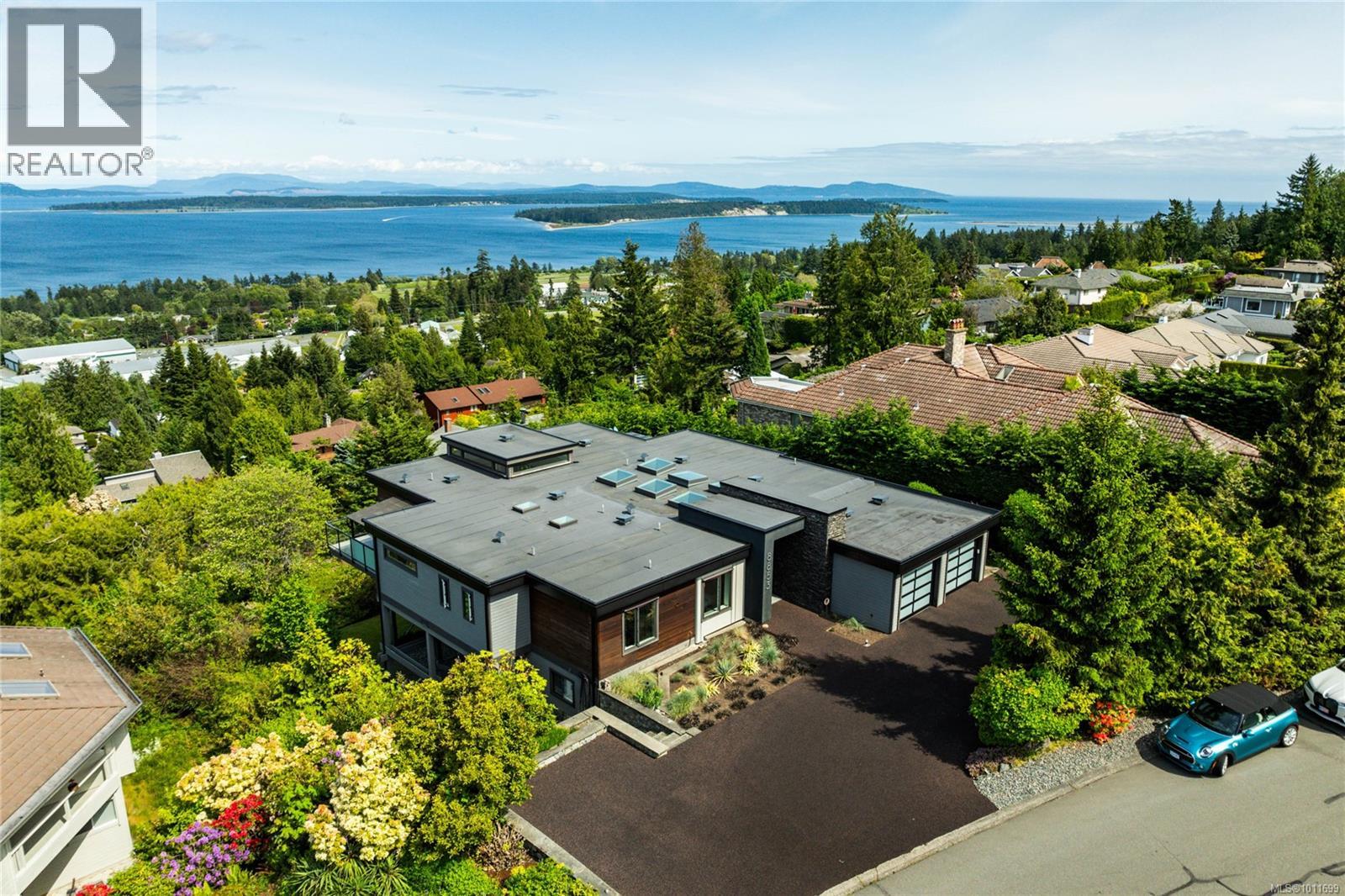8853 Park Pacific Terr, North Saanich, British Columbia