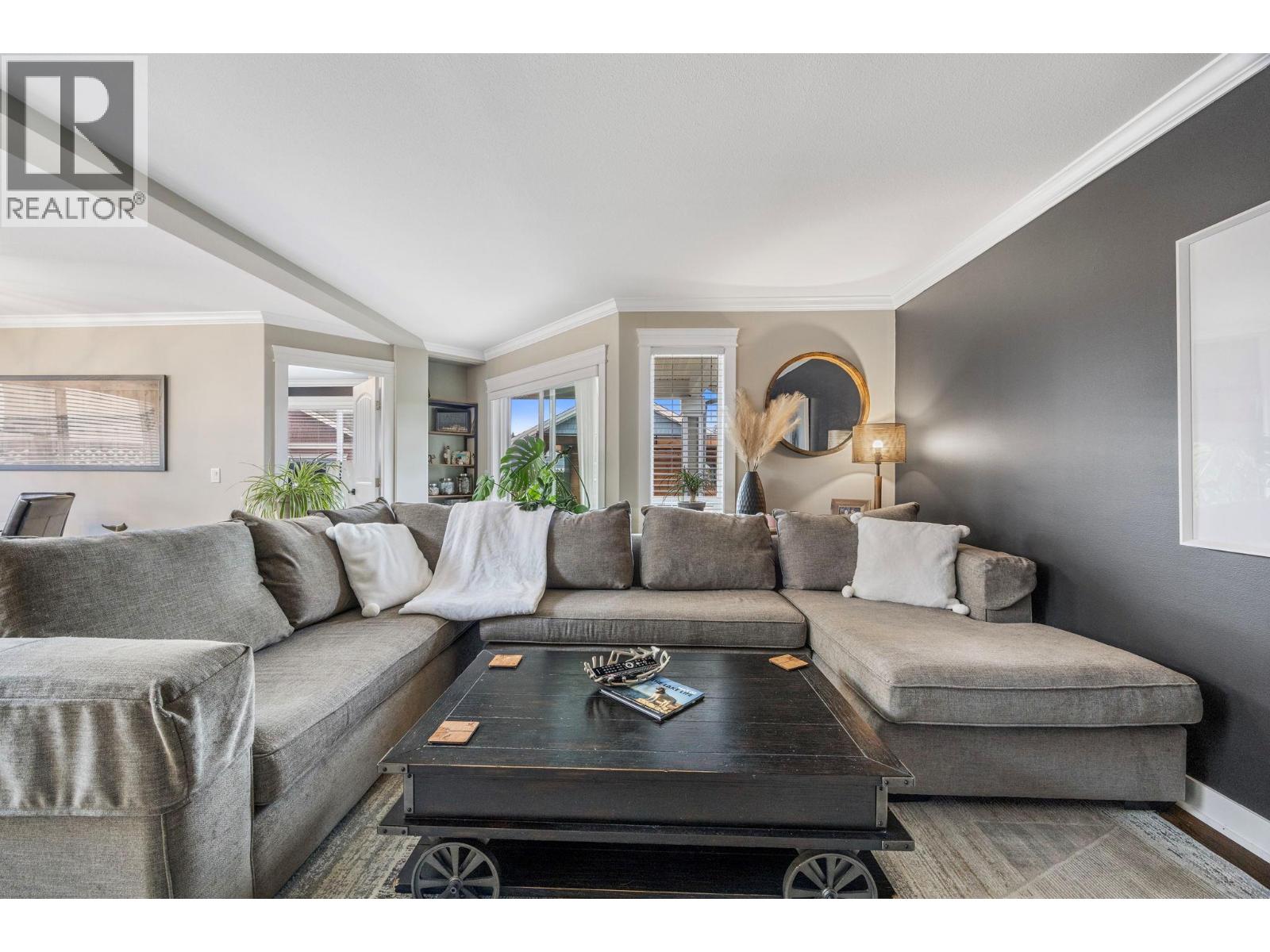 Property at 2173 Mimosa Drive image 3