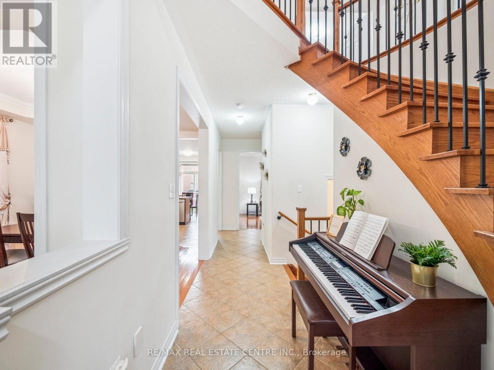 236 St Urbain Drive, Vaughan, Ontario  L4H 3K7 - Photo 17 - N12357432